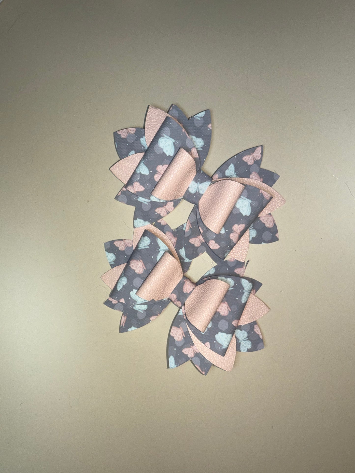 Isla Bow – Pink & White